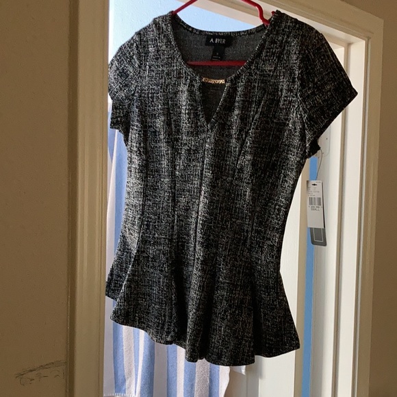 A. Byer career top size small black and grey digital print NWT - Picture 6 of 6
